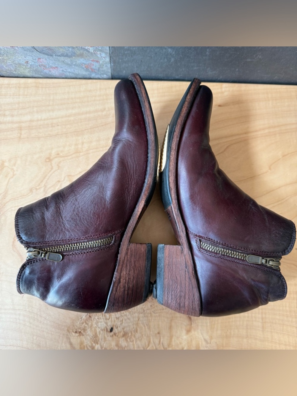 LibertyBlack twin zip booties, 8.5, deep maroon shade, EUC, Mexico, sturdy - Picture 4 of 16